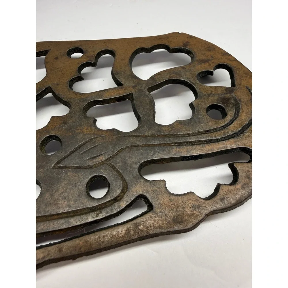 Vintage Cast Iron Cow Trivet Farmhouse Heart Clover Cutout Rustic Brown Metal